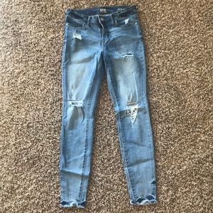 Raw hem, super comfortable jeggings